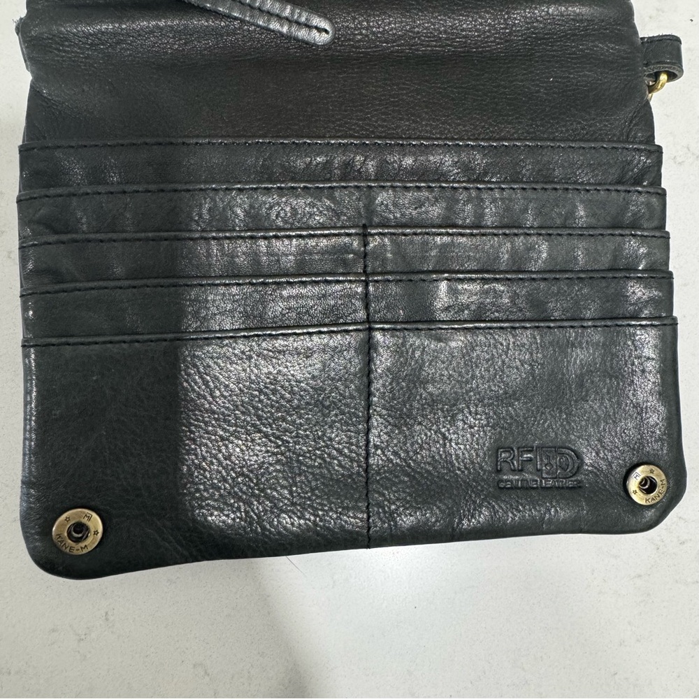 MILO Evelyn Cross Black Leather Crossbody Wallet Bag - Picture 6 of 12
